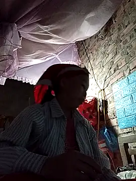 Snapshot of me-cute chatting on 11.28.25 me-cute online show from 11.28.25