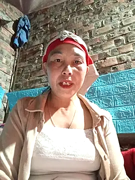 Snapshot of me-cute chatting on 12.05.25 me-cute online show from 12.05.25