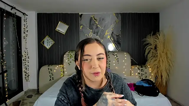 SarahCastro1  online show from 01.08.26