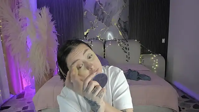 SarahCastro1  online show from 03.29.26