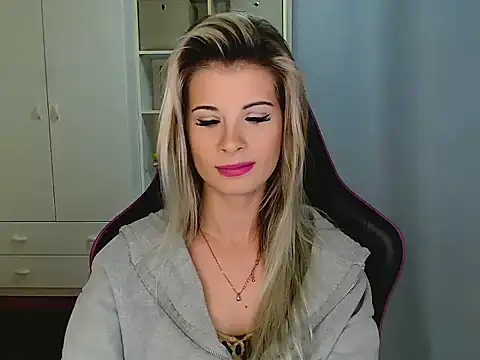 KristineGlow online show from 12.18.25