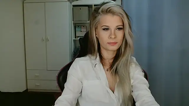 KristineGlow online show from 04.06.26