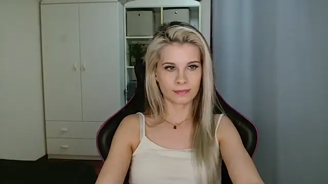 KristineGlow online show from 04.16.26