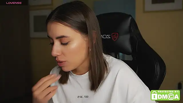 KateCarrey online show from 10.30.25