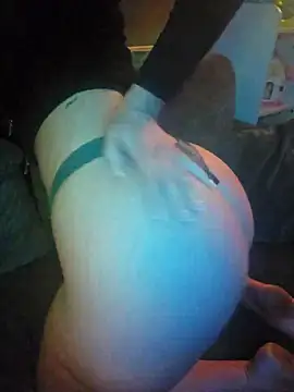 KissMeKylie online show from 04.19.26