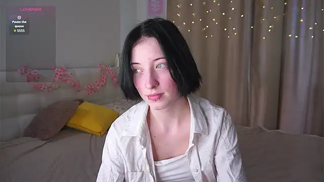 JuanaFriesz online show from 03.27.26