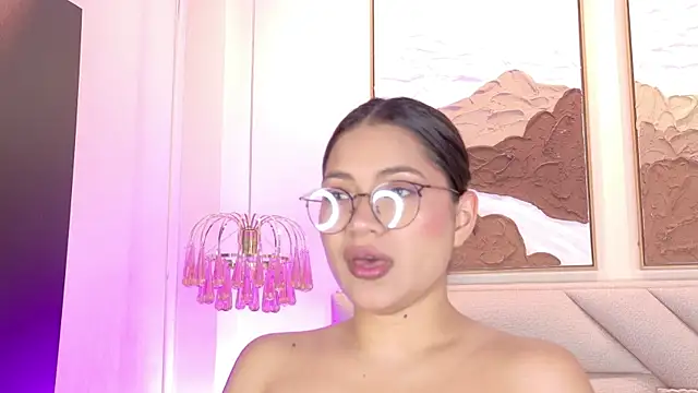 Snapshot of kendalFox_ chatting on 10.26.25 kendalFox online show from 10.26.25