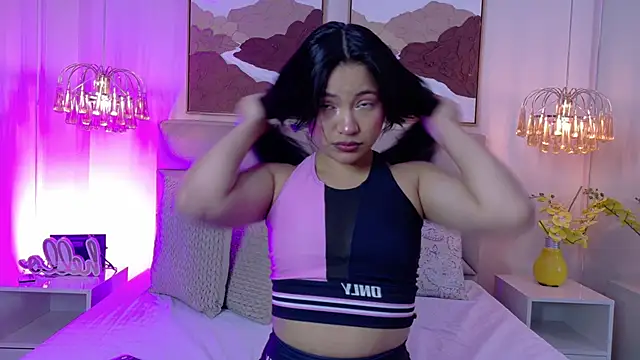 Snapshot of kendalFox_ chatting on 11.08.25 kendalFox online show from 11.08.25