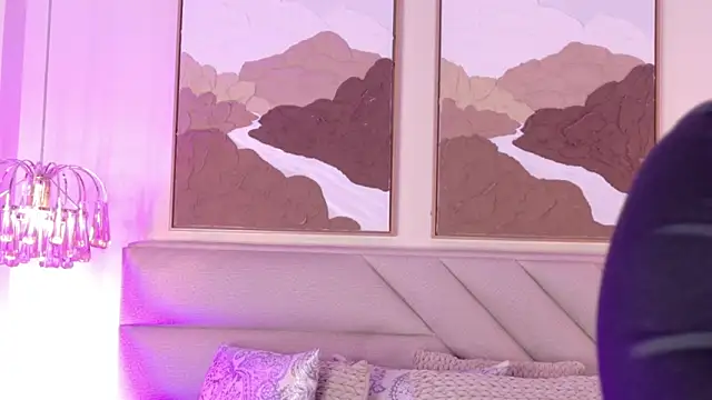 Snapshot of kendalFox_ chatting on 11.16.25 kendalFox online show from 11.16.25