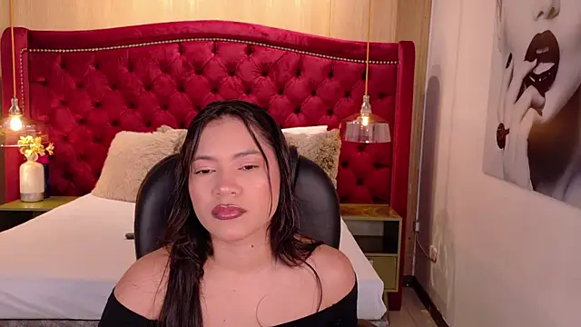 Snapshot of kendalFox_ chatting on 11.23.25 kendalFox online show from 11.23.25