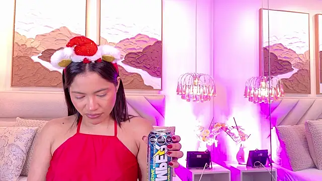 Snapshot of kendalFox_ chatting on 12.03.25 kendalFox online show from 12.03.25