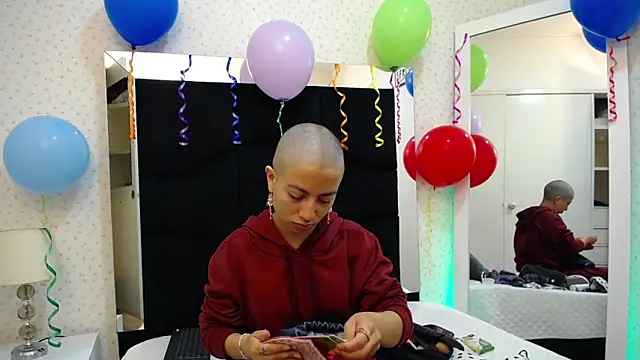 Snapshot of LunaRichy_ chatting on 09.25.25 LunaRichy online show from 09.25.25