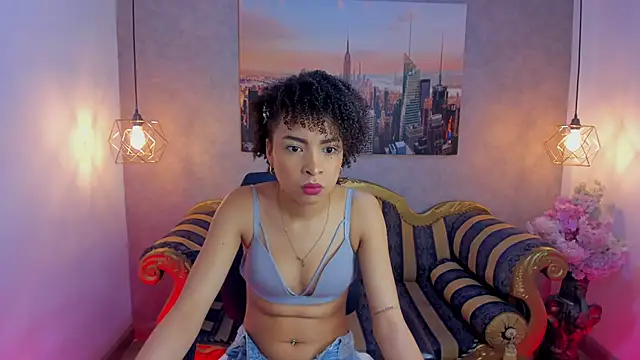 Snapshot of Lucia_jane chatting on 10.24.25 Lucia jane online show from 10.24.25