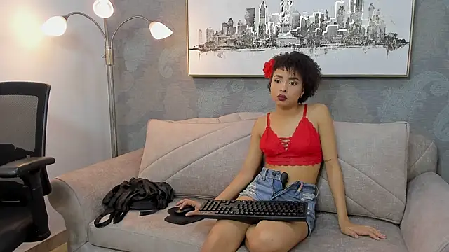 Snapshot of Lucia_jane chatting on 11.13.25 Lucia jane online show from 11.13.25