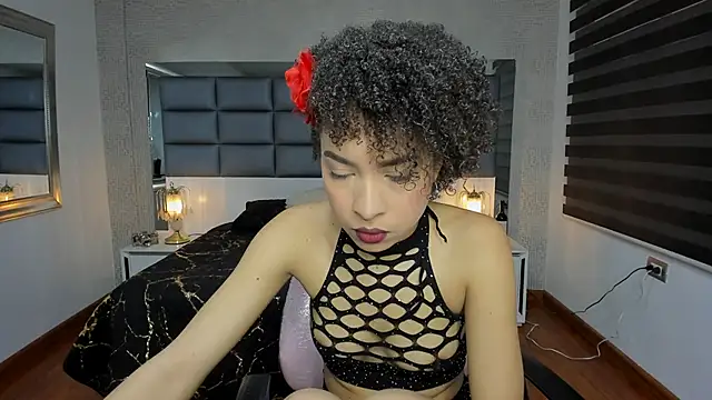 Snapshot of Lucia_jane chatting on 11.22.25 Lucia jane online show from 11.22.25