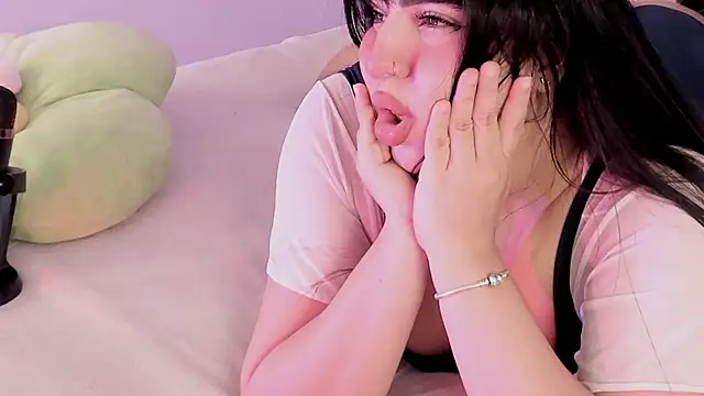 Snapshot of Camila_Matinez_ chatting on 09.15.25 Camila Matinez online show from 09.15.25