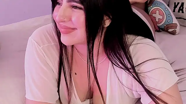 Snapshot of Camila_Matinez_ chatting on 10.18.25 Camila Matinez online show from 10.18.25