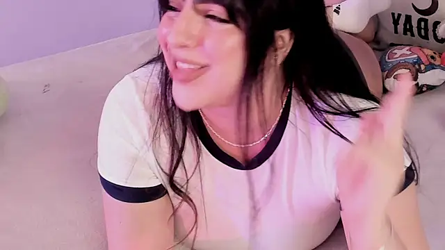 Snapshot of Camila_Matinez_ chatting on 11.08.25 Camila Matinez online show from 11.08.25