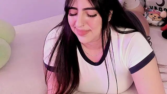 Snapshot of Camila_Matinez_ chatting on 11.11.25 Camila Matinez online show from 11.11.25