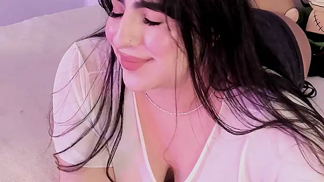 Snapshot of Camila_Matinez_ chatting on 12.16.25 Camila Matinez online show from 12.16.25