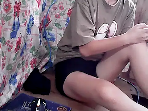 Snapshot of pinay-momm1682 chatting on 04.26.26 pinay-momm1682 online show from 04.26.26