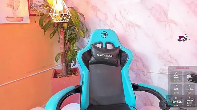 cristal herrera  online show from 11.04.25