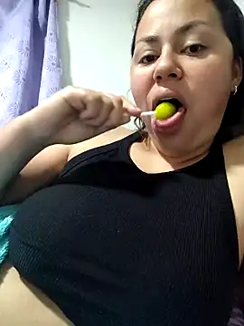 Snapshot of camila-titis chatting on 05.12.26 camila-titis online show from 05.12.26