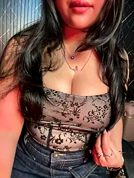 Snapshot of Pihu_9 chatting on 12.15.25 Pihu 9 online show from 12.15.25