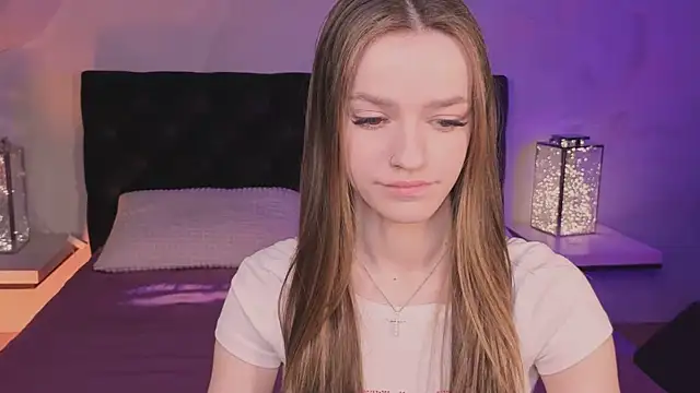 E l i z e  online show from 04.21.26