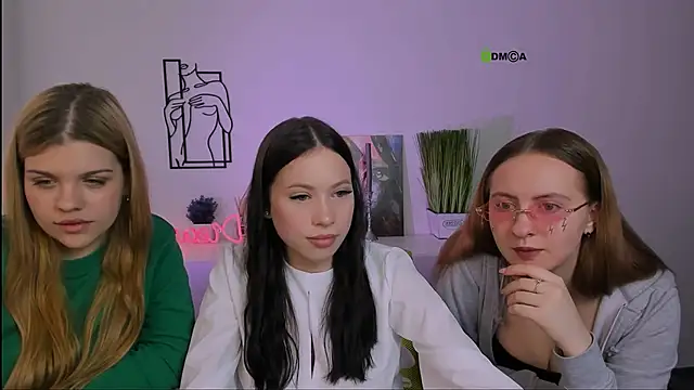 mila glow1 online show from 09.16.25