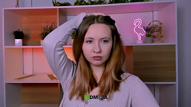 mila glow1 online show from 11.11.25