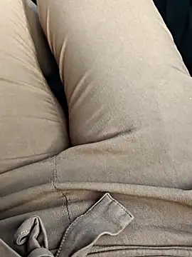 Snapshot of Horny_mummy chatting on 11.04.25 Horny mummy online show from 11.04.25