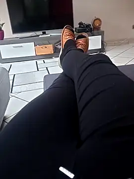 Snapshot of Horny_mummy chatting on 11.15.25 Horny mummy online show from 11.15.25