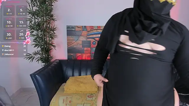 samanee konn online show from 10.31.25