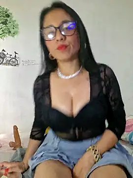 Snapshot of SofiiMilf chatting on 05.06.26 SofiiMilf online show from 05.06.26
