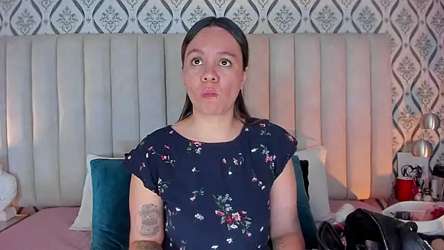 Sky Junne online show from 03.28.26