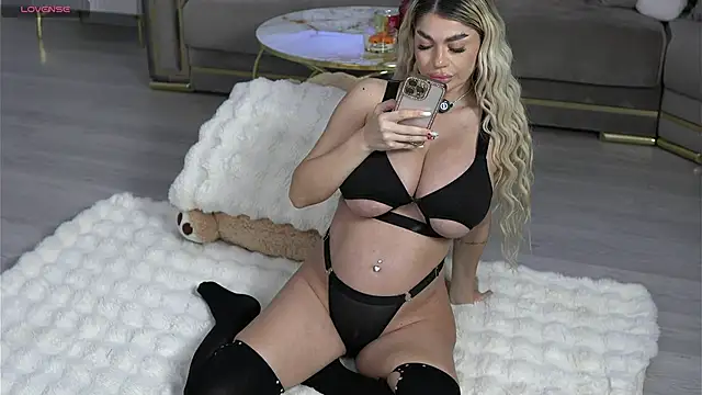 Ellyxxxelly online show from 10.13.25