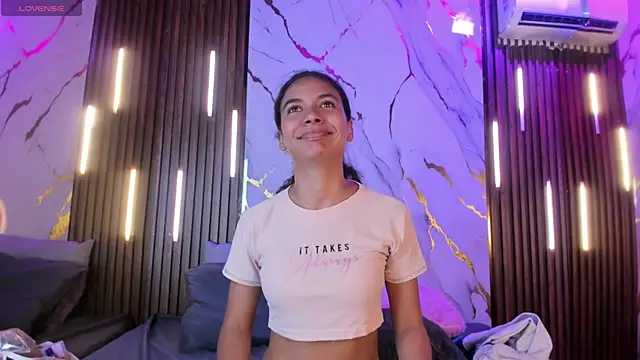 VictoriaDuart online show from 09.19.25