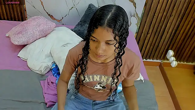 VictoriaDuart online show from 09.21.25