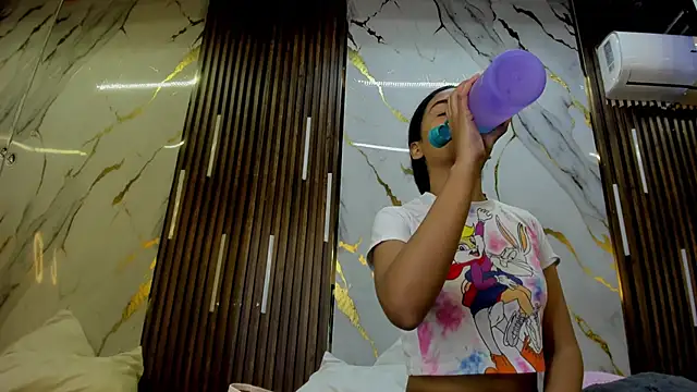 VictoriaDuart online show from 10.20.25