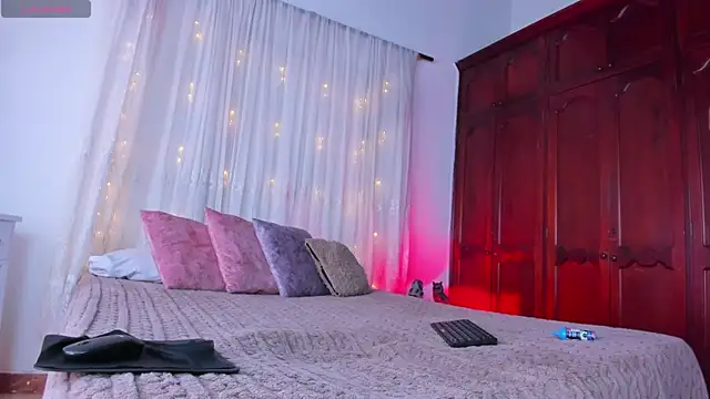 Shantal 777 online show from 09.12.25