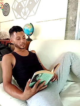 Snapshot of AlphaAlterX chatting on 09.11.25 AlphaAlterX online show from 09.11.25