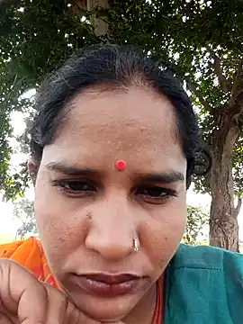 Snapshot of Hot_Seema83 chatting on 10.16.25 Hot Seema83 online show from 10.16.25