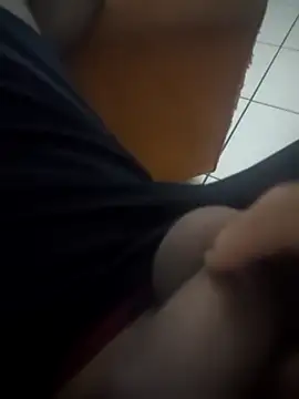 Snapshot of Novin23cms chatting on 12.14.25 Novin23cms online show from 12.14.25