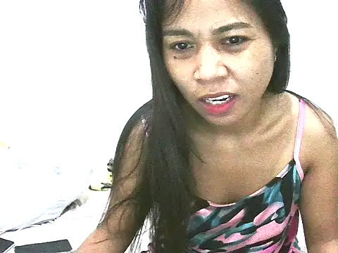 Snapshot of cutielhon chatting on 10.14.25 cutielhon online show from 10.14.25