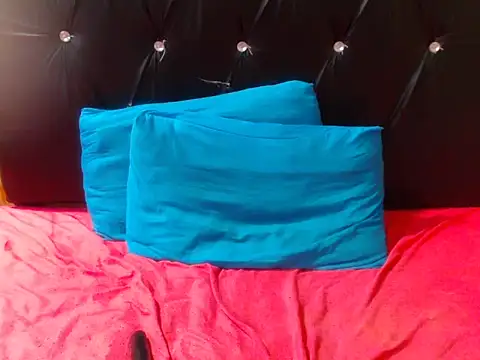 BeverlyQueen14 online show from 10.04.25