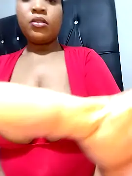 BeverlyQueen14 online show from 12.16.25