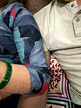 Snapshot of LustySundari chatting on 10.29.25 LustySundari online show from 10.29.25