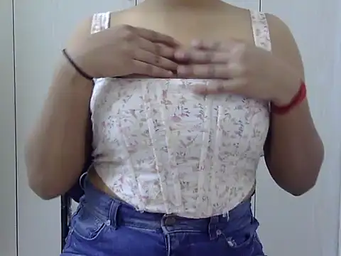 Snapshot of Iam_Riya chatting on 10.15.25 Iam Riya online show from 10.15.25