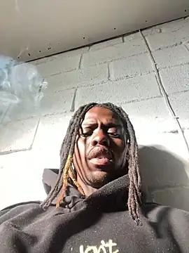 Snapshot of Wuu2now chatting on 10.31.25 Wuu2now online show from 10.31.25